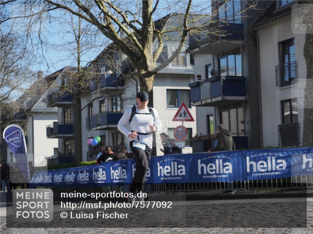 06.04.2025 - 44. Internationalen Wilhelmsburger Insellauf Luisa Fischer http://msf.ph/oto/7577092 06.04.2025 10:38:27 Ziel 3898 meine-sportfotos.de