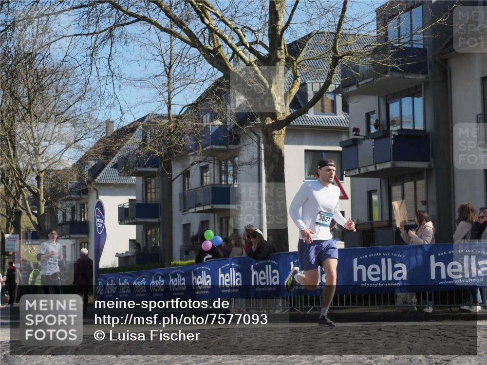 06.04.2025 - 44. Internationalen Wilhelmsburger Insellauf Luisa Fischer http://msf.ph/oto/7577093 06.04.2025 10:43:17 Ziel 4395, 3827 meine-sportfotos.de