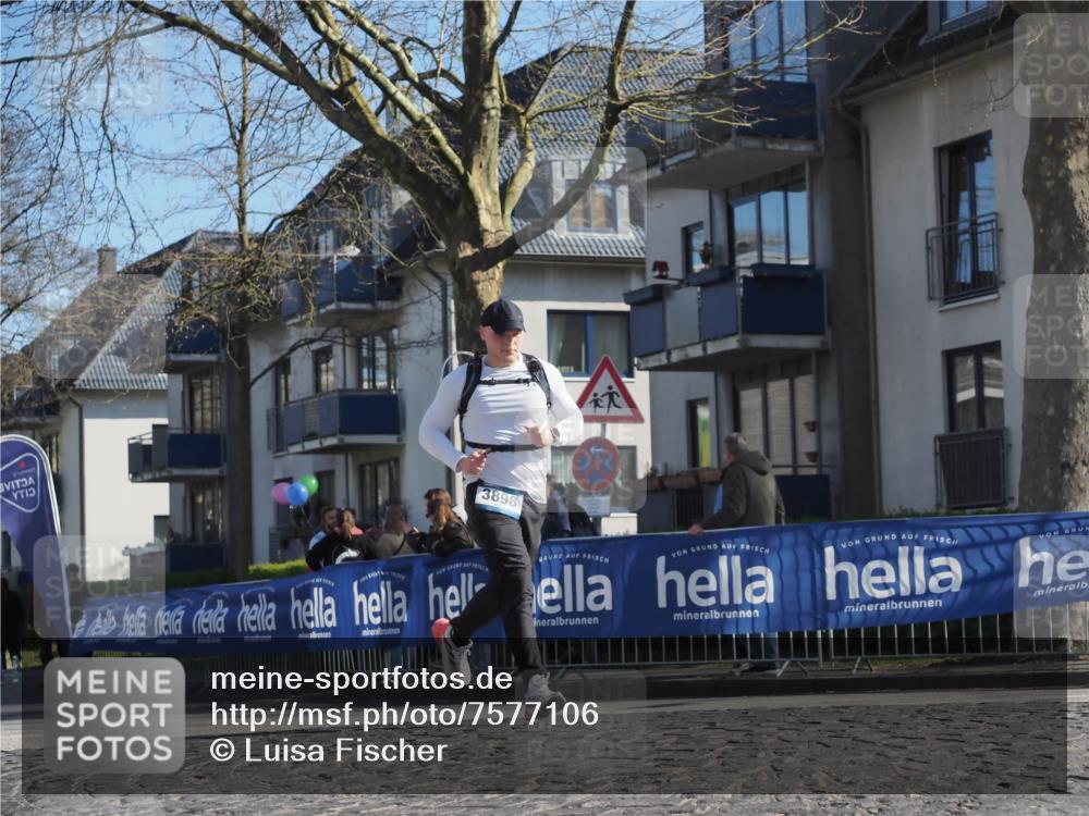 06.04.2025 - 44. Internationalen Wilhelmsburger Insellauf Luisa Fischer http://msf.ph/oto/7577106 06.04.2025 10:38:28 Ziel 3898 meine-sportfotos.de