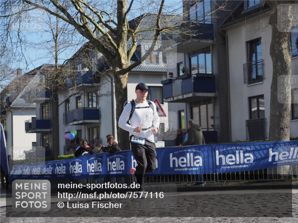 06.04.2025 - 44. Internationalen Wilhelmsburger Insellauf Luisa Fischer http://msf.ph/oto/7577116 06.04.2025 10:38:28 Ziel 3898 meine-sportfotos.de