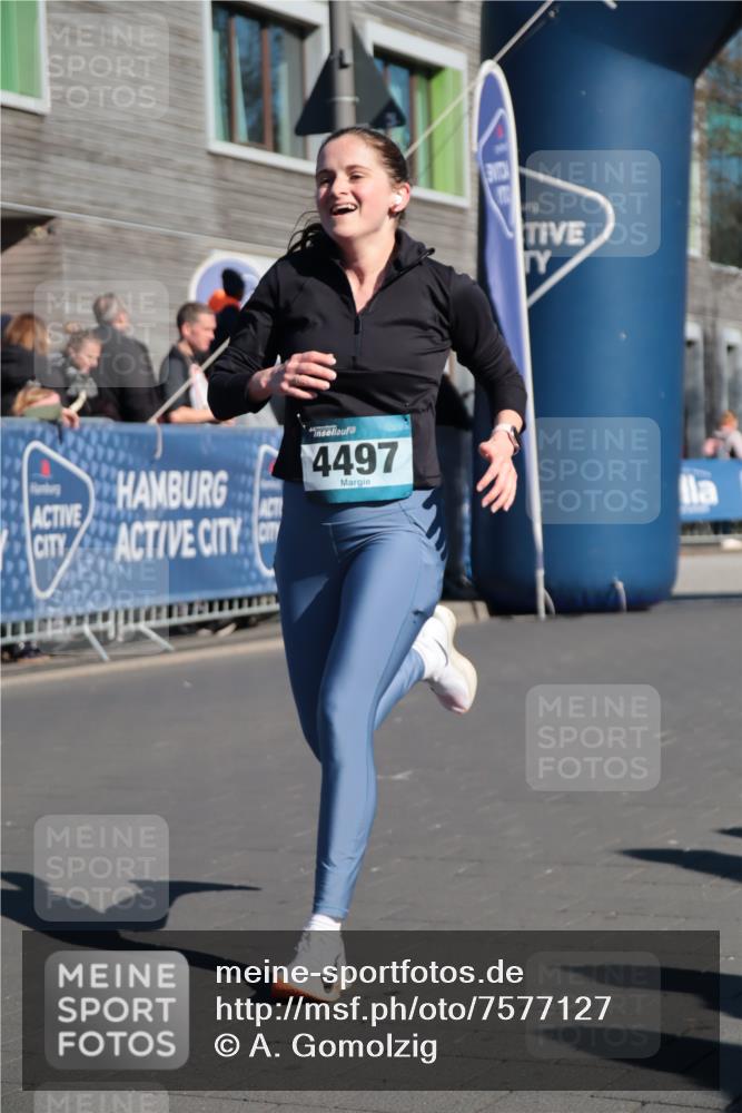 06.04.2025 - 44. Internationalen Wilhelmsburger Insellauf A. Gomolzig http://msf.ph/oto/7577127 06.04.2025 10:31:49 Ziel 3413, 3962, 4057, 4223, 4271, 4497 meine-sportfotos.de
