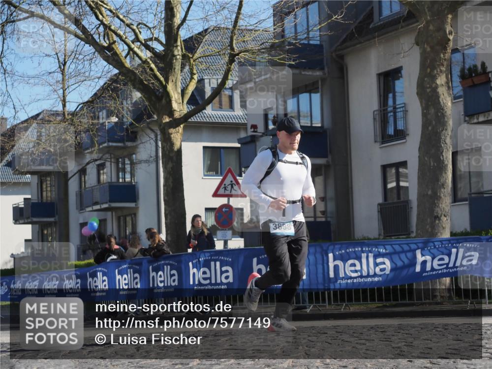 06.04.2025 - 44. Internationalen Wilhelmsburger Insellauf Luisa Fischer http://msf.ph/oto/7577149 06.04.2025 10:38:28 Ziel 3898 meine-sportfotos.de