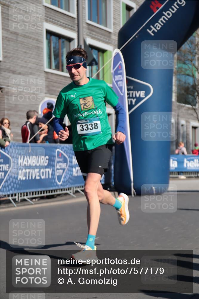 06.04.2025 - 44. Internationalen Wilhelmsburger Insellauf A. Gomolzig http://msf.ph/oto/7577179 06.04.2025 10:31:38 Ziel 3019, 3338 meine-sportfotos.de