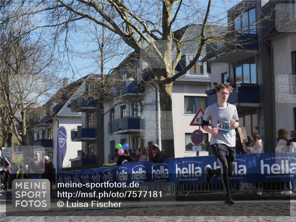 06.04.2025 - 44. Internationalen Wilhelmsburger Insellauf Luisa Fischer http://msf.ph/oto/7577181 06.04.2025 10:43:20 Ziel 4395 meine-sportfotos.de