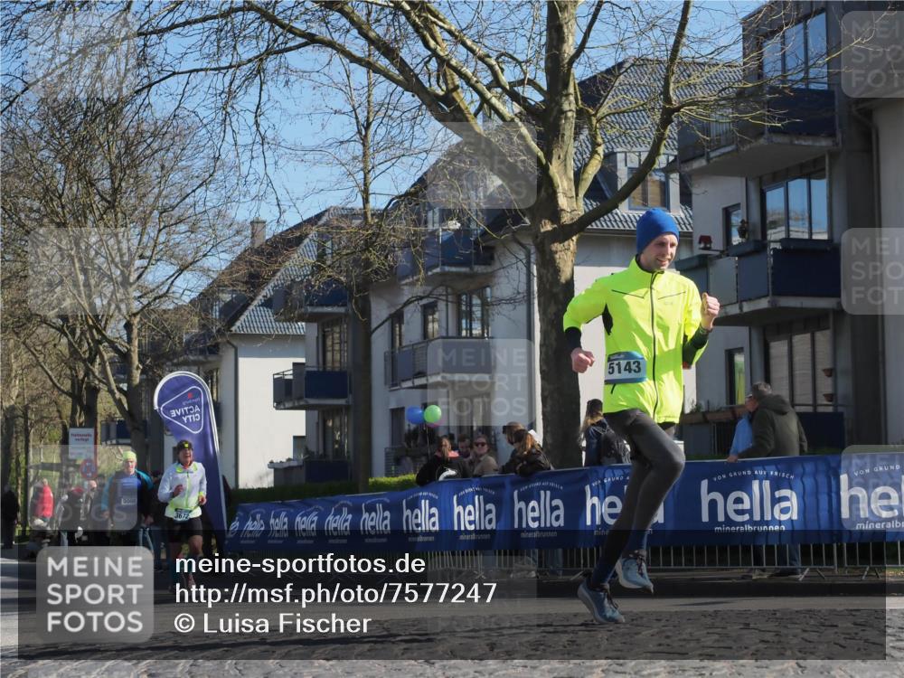 06.04.2025 - 44. Internationalen Wilhelmsburger Insellauf Luisa Fischer http://msf.ph/oto/7577247 06.04.2025 10:38:36 Ziel 5008, 5143 meine-sportfotos.de