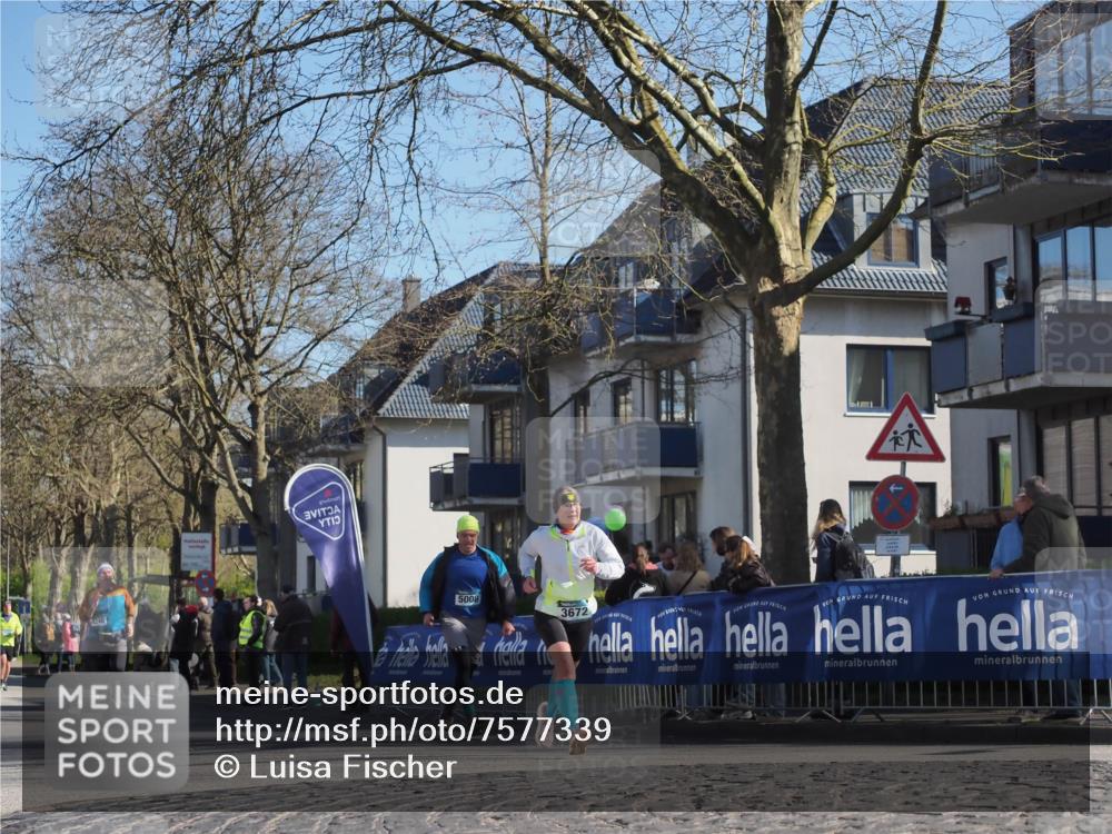 06.04.2025 - 44. Internationalen Wilhelmsburger Insellauf Luisa Fischer http://msf.ph/oto/7577339 06.04.2025 10:38:38 Ziel 4246, 5008, 3672 meine-sportfotos.de