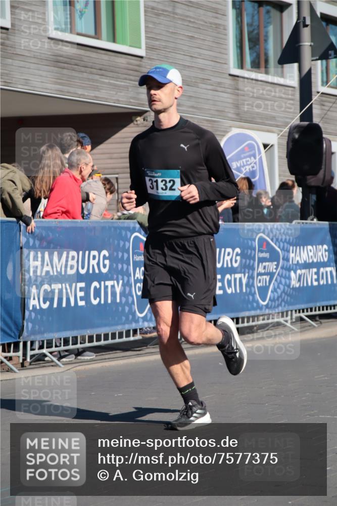 06.04.2025 - 44. Internationalen Wilhelmsburger Insellauf A. Gomolzig http://msf.ph/oto/7577375 06.04.2025 10:31:13 Ziel 3132, 3623, 4584, 5052 meine-sportfotos.de