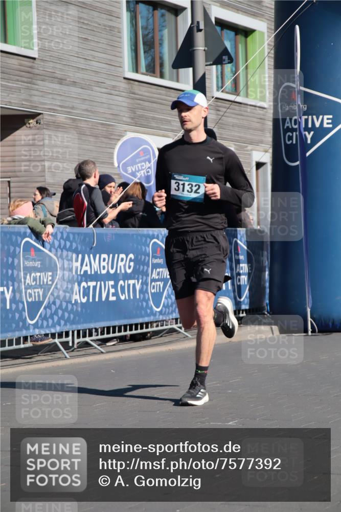 06.04.2025 - 44. Internationalen Wilhelmsburger Insellauf A. Gomolzig http://msf.ph/oto/7577392 06.04.2025 10:31:13 Ziel 3132, 3623, 4584, 5052 meine-sportfotos.de