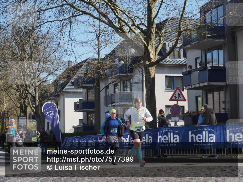06.04.2025 - 44. Internationalen Wilhelmsburger Insellauf Luisa Fischer http://msf.ph/oto/7577399 06.04.2025 10:38:39 Ziel 4246, 5008, 3672 meine-sportfotos.de
