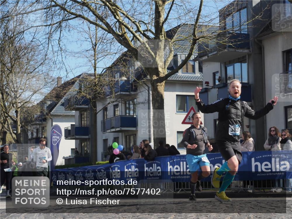 06.04.2025 - 44. Internationalen Wilhelmsburger Insellauf Luisa Fischer http://msf.ph/oto/7577402 06.04.2025 10:43:24 Ziel 735, 3924, 44, 3821 meine-sportfotos.de