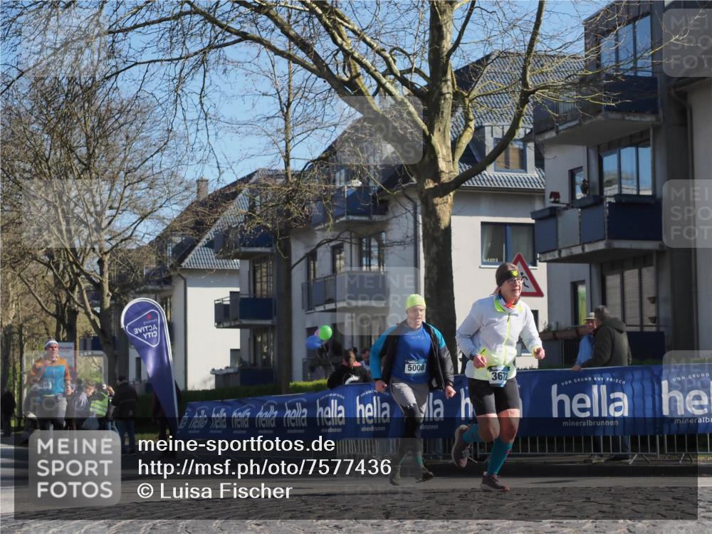 06.04.2025 - 44. Internationalen Wilhelmsburger Insellauf Luisa Fischer http://msf.ph/oto/7577436 06.04.2025 10:38:40 Ziel 4246, 5008, 3672 meine-sportfotos.de