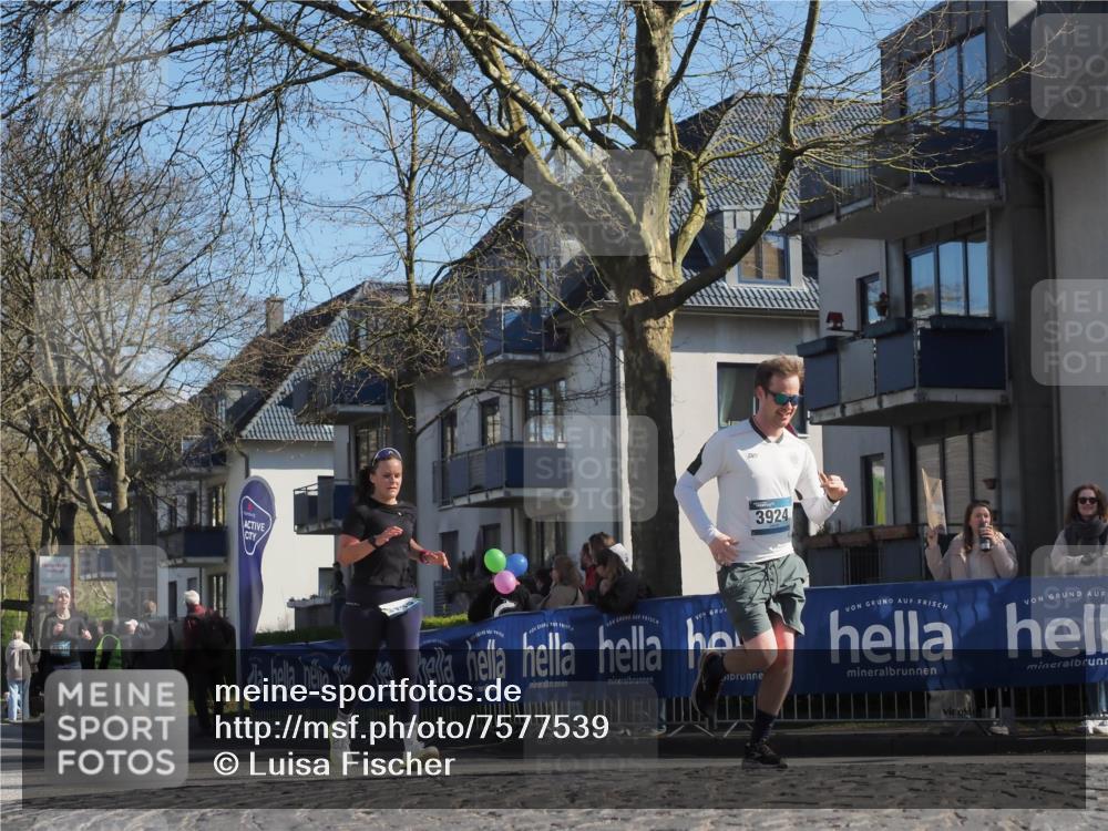 06.04.2025 - 44. Internationalen Wilhelmsburger Insellauf Luisa Fischer http://msf.ph/oto/7577539 06.04.2025 10:43:26 Ziel 536, 3924 meine-sportfotos.de