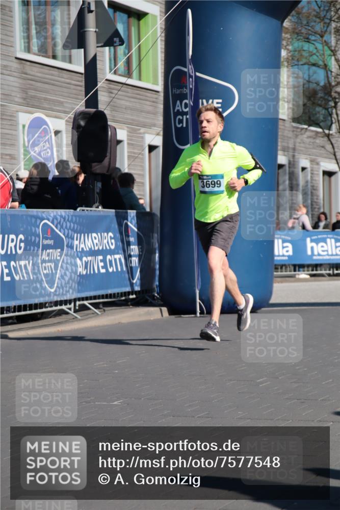 06.04.2025 - 44. Internationalen Wilhelmsburger Insellauf A. Gomolzig http://msf.ph/oto/7577548 06.04.2025 10:30:50 Ziel 3447, 3699, 3939, 4472, 4546 meine-sportfotos.de