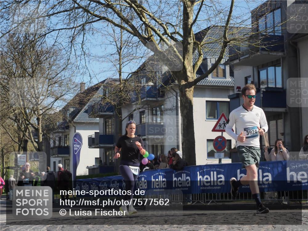 06.04.2025 - 44. Internationalen Wilhelmsburger Insellauf Luisa Fischer http://msf.ph/oto/7577562 06.04.2025 10:43:27 Ziel 3924, 4536, 735 meine-sportfotos.de