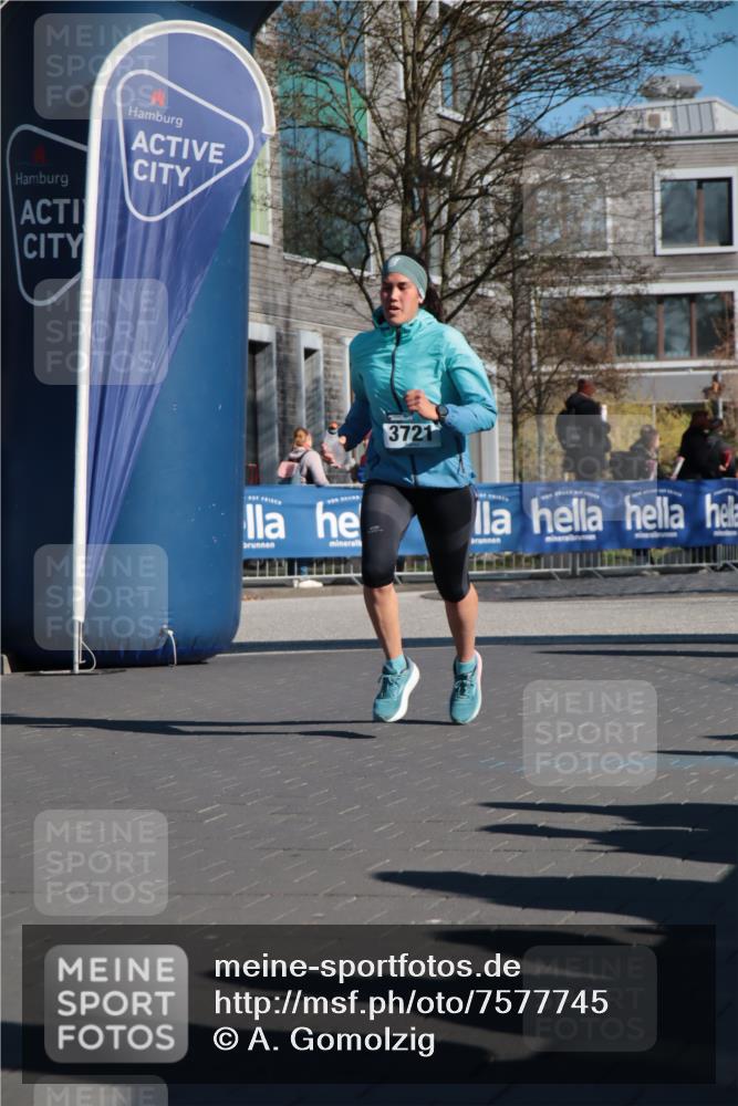 06.04.2025 - 44. Internationalen Wilhelmsburger Insellauf A. Gomolzig http://msf.ph/oto/7577745 06.04.2025 10:30:31 Ziel 3297, 3721, 3727, 3742, 4189, 4527, 4559 meine-sportfotos.de
