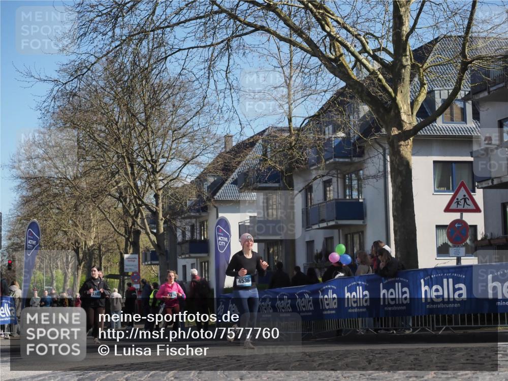 06.04.2025 - 44. Internationalen Wilhelmsburger Insellauf Luisa Fischer http://msf.ph/oto/7577760 06.04.2025 10:43:29 Ziel 3380, 4476, 4536 meine-sportfotos.de