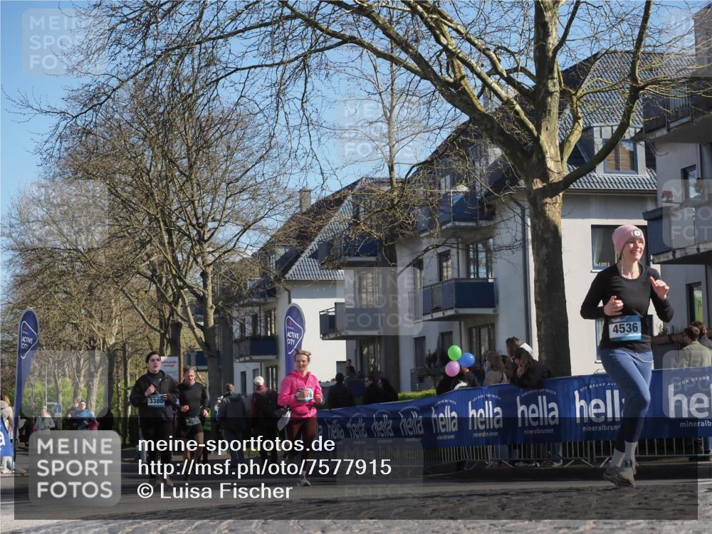06.04.2025 - 44. Internationalen Wilhelmsburger Insellauf Luisa Fischer http://msf.ph/oto/7577915 06.04.2025 10:43:31 Ziel 3380, 4536, 4502 meine-sportfotos.de