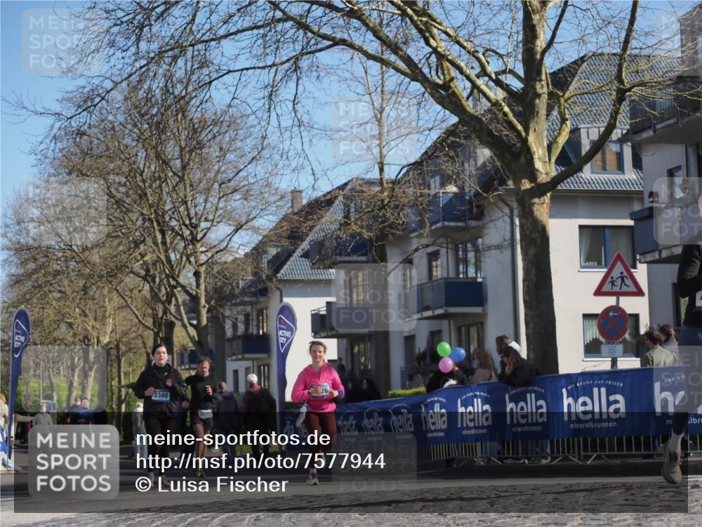 06.04.2025 - 44. Internationalen Wilhelmsburger Insellauf Luisa Fischer http://msf.ph/oto/7577944 06.04.2025 10:43:32 Ziel 3380, 4502 meine-sportfotos.de