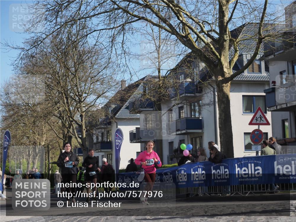 06.04.2025 - 44. Internationalen Wilhelmsburger Insellauf Luisa Fischer http://msf.ph/oto/7577976 06.04.2025 10:43:32 Ziel 3380, 4476, 4502 meine-sportfotos.de