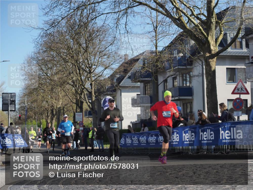 06.04.2025 - 44. Internationalen Wilhelmsburger Insellauf Luisa Fischer http://msf.ph/oto/7578031 06.04.2025 10:38:57 Ziel 4337, 4047, 4359 meine-sportfotos.de