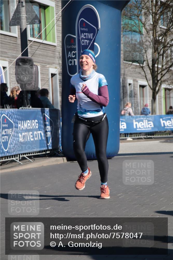 06.04.2025 - 44. Internationalen Wilhelmsburger Insellauf A. Gomolzig http://msf.ph/oto/7578047 06.04.2025 10:29:32 Ziel 3588, 3793, 4102, 4135, 4272, 4347 meine-sportfotos.de