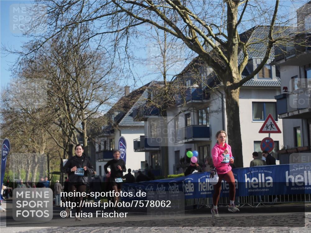 06.04.2025 - 44. Internationalen Wilhelmsburger Insellauf Luisa Fischer http://msf.ph/oto/7578062 06.04.2025 10:43:33 Ziel 3380, 4502, 476, 7 meine-sportfotos.de
