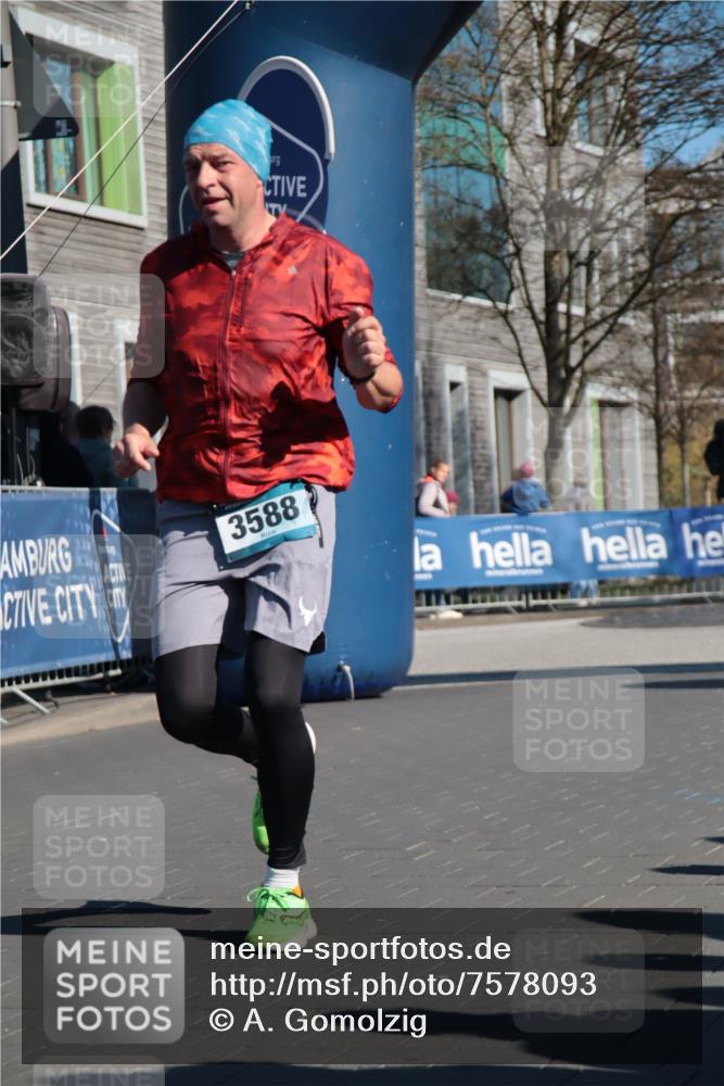 06.04.2025 - 44. Internationalen Wilhelmsburger Insellauf A. Gomolzig http://msf.ph/oto/7578093 06.04.2025 10:29:27 Ziel 3588, 3741, 4102, 4135, 4272 meine-sportfotos.de