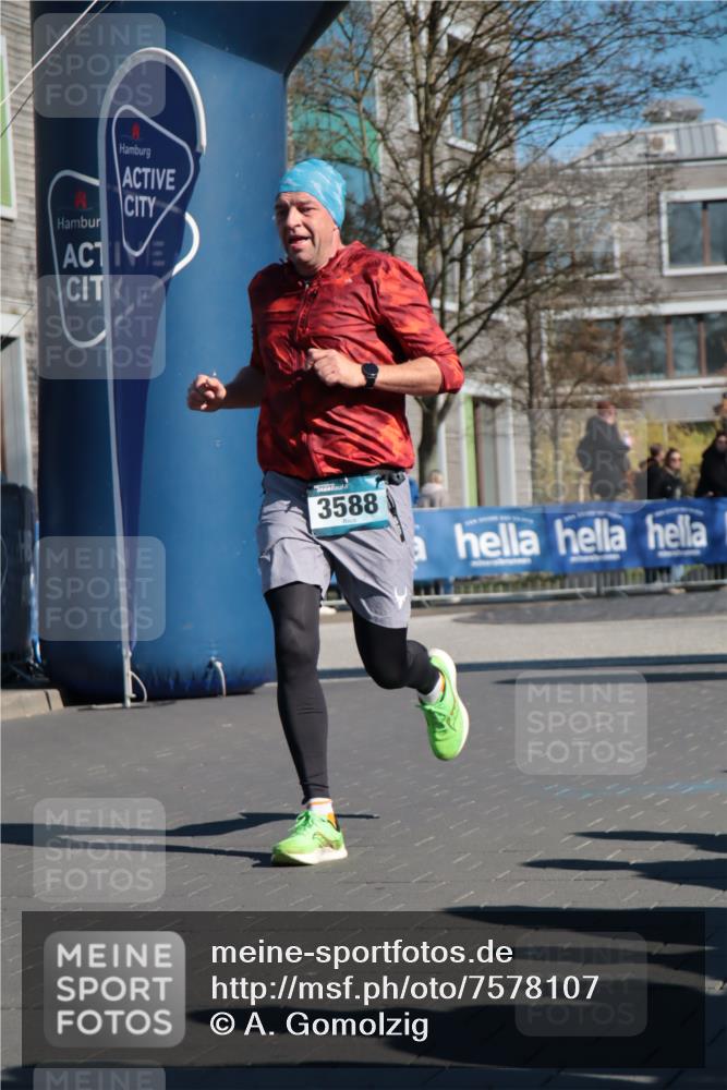 06.04.2025 - 44. Internationalen Wilhelmsburger Insellauf A. Gomolzig http://msf.ph/oto/7578107 06.04.2025 10:29:27 Ziel 3588, 3741, 4102, 4135, 4272 meine-sportfotos.de