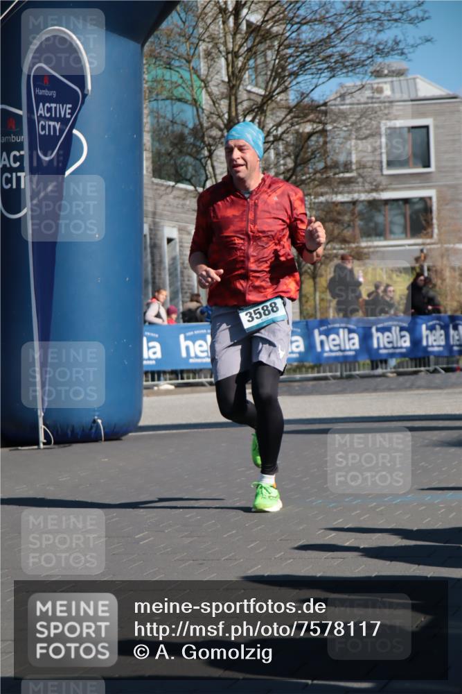 06.04.2025 - 44. Internationalen Wilhelmsburger Insellauf A. Gomolzig http://msf.ph/oto/7578117 06.04.2025 10:29:26 Ziel 3588, 3741, 4135, 4272 meine-sportfotos.de
