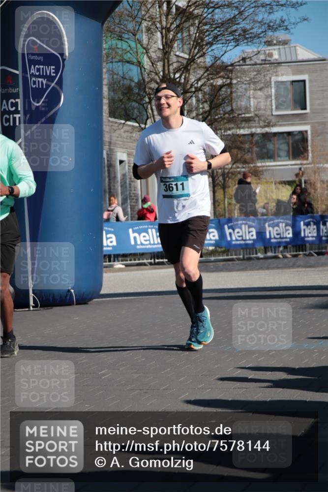 06.04.2025 - 44. Internationalen Wilhelmsburger Insellauf A. Gomolzig http://msf.ph/oto/7578144 06.04.2025 10:29:13 Ziel 3284, 3443, 3611, 5021 meine-sportfotos.de