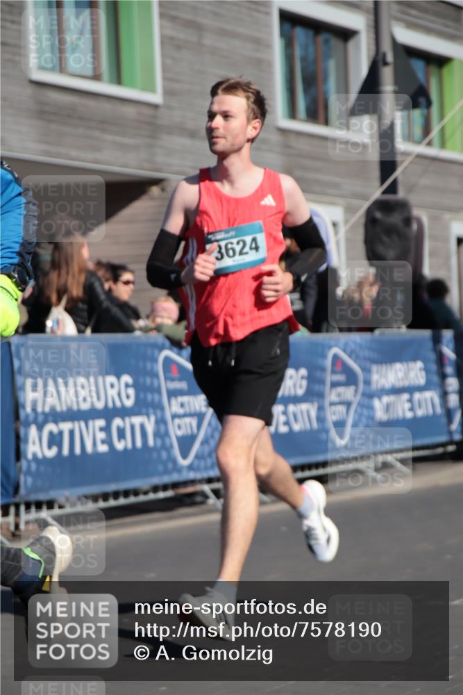 06.04.2025 - 44. Internationalen Wilhelmsburger Insellauf A. Gomolzig http://msf.ph/oto/7578190 06.04.2025 10:29:04 Ziel 3443, 3624, 4360 meine-sportfotos.de