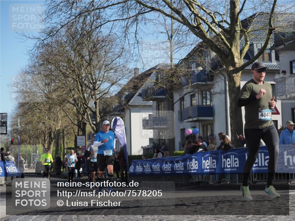 06.04.2025 - 44. Internationalen Wilhelmsburger Insellauf Luisa Fischer http://msf.ph/oto/7578205 06.04.2025 10:39:00 Ziel 3709, 4337, 4047, 2 meine-sportfotos.de