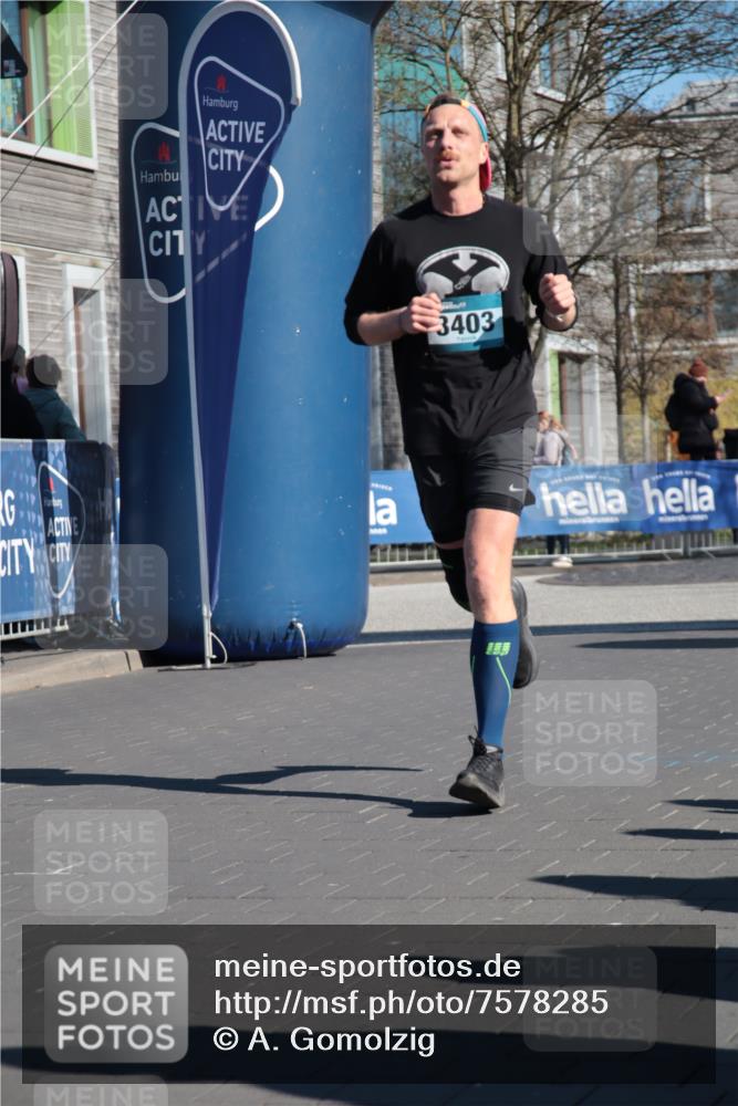06.04.2025 - 44. Internationalen Wilhelmsburger Insellauf A. Gomolzig http://msf.ph/oto/7578285 06.04.2025 10:28:44 Ziel 3403, 3884, 5206 meine-sportfotos.de