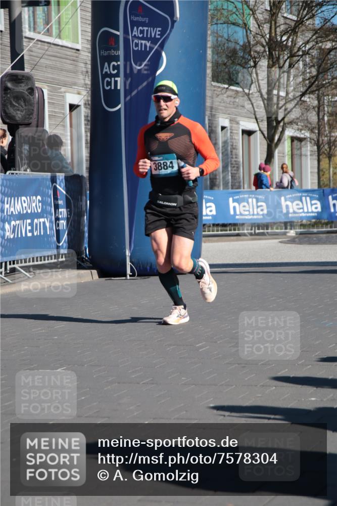 06.04.2025 - 44. Internationalen Wilhelmsburger Insellauf A. Gomolzig http://msf.ph/oto/7578304 06.04.2025 10:28:42 Ziel 3403, 3884, 5206 meine-sportfotos.de
