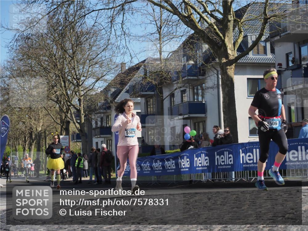 06.04.2025 - 44. Internationalen Wilhelmsburger Insellauf Luisa Fischer http://msf.ph/oto/7578331 06.04.2025 10:43:45 Ziel 1222, 5063, 4509 meine-sportfotos.de