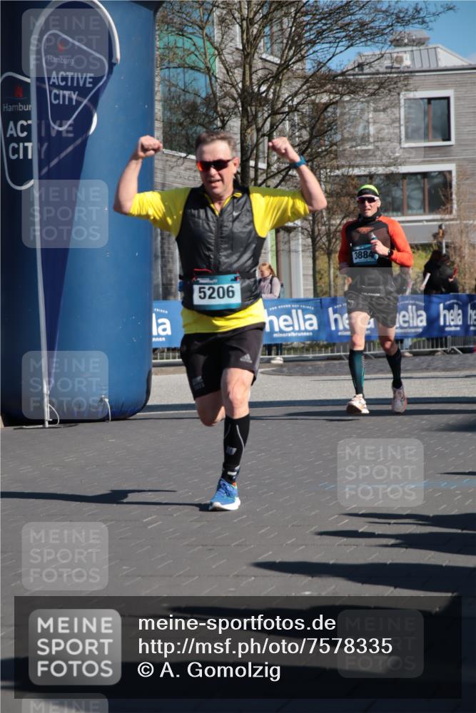 06.04.2025 - 44. Internationalen Wilhelmsburger Insellauf A. Gomolzig http://msf.ph/oto/7578335 06.04.2025 10:28:40 Ziel 3403, 3884, 4250, 5206 meine-sportfotos.de