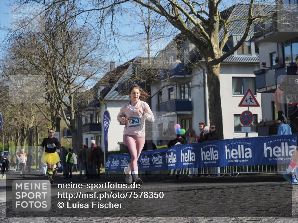 06.04.2025 - 44. Internationalen Wilhelmsburger Insellauf Luisa Fischer http://msf.ph/oto/7578350 06.04.2025 10:43:46 Ziel 4222, 5063 meine-sportfotos.de