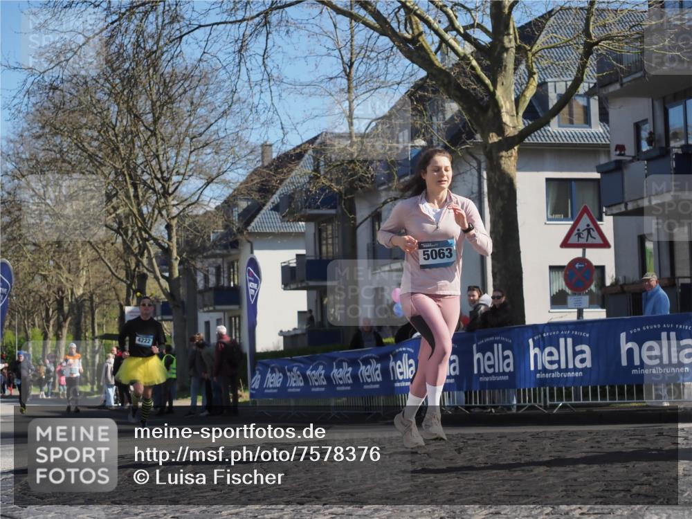 06.04.2025 - 44. Internationalen Wilhelmsburger Insellauf Luisa Fischer http://msf.ph/oto/7578376 06.04.2025 10:43:46 Ziel 4222, 5063 meine-sportfotos.de