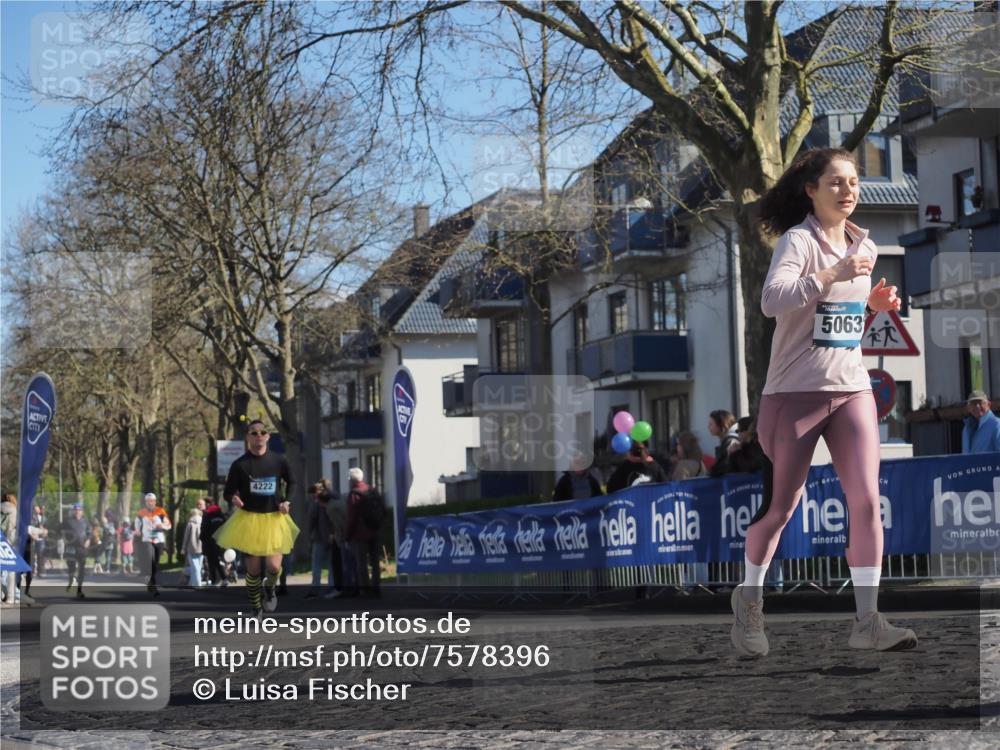 06.04.2025 - 44. Internationalen Wilhelmsburger Insellauf Luisa Fischer http://msf.ph/oto/7578396 06.04.2025 10:43:47 Ziel 4222, 5063 meine-sportfotos.de