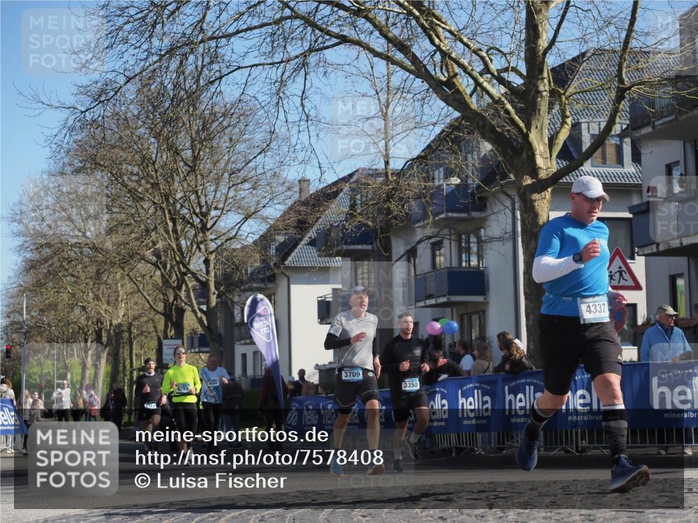 06.04.2025 - 44. Internationalen Wilhelmsburger Insellauf Luisa Fischer http://msf.ph/oto/7578408 06.04.2025 10:39:02 Ziel 2015, 4253, 4337, 3709, 3350 meine-sportfotos.de