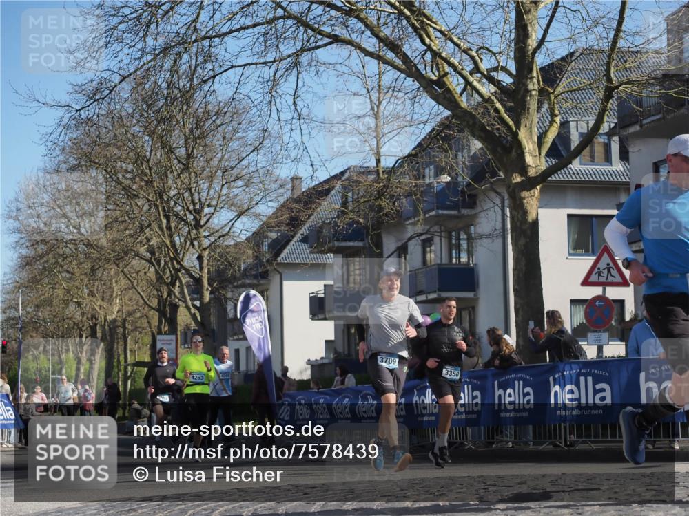 06.04.2025 - 44. Internationalen Wilhelmsburger Insellauf Luisa Fischer http://msf.ph/oto/7578439 06.04.2025 10:39:02 Ziel 15, 4253, 4560, 3709, 3350 meine-sportfotos.de