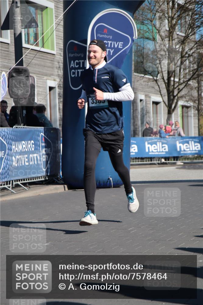 06.04.2025 - 44. Internationalen Wilhelmsburger Insellauf A. Gomolzig http://msf.ph/oto/7578464 06.04.2025 10:28:05 Ziel 3385 meine-sportfotos.de