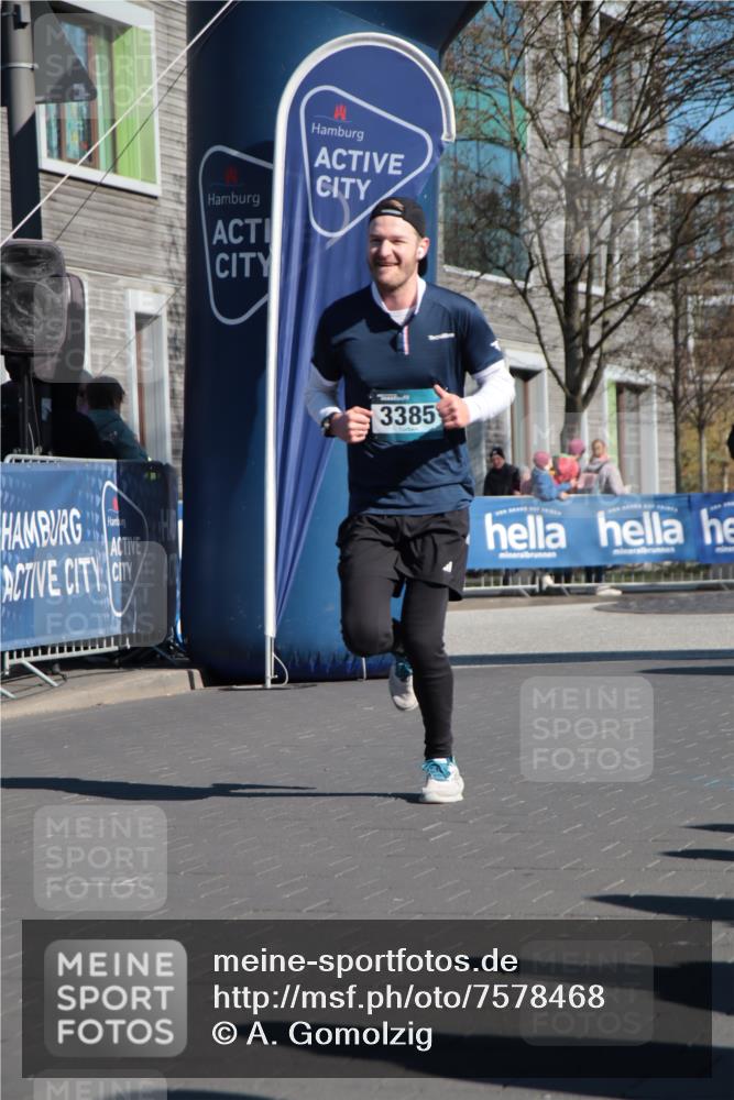 06.04.2025 - 44. Internationalen Wilhelmsburger Insellauf A. Gomolzig http://msf.ph/oto/7578468 06.04.2025 10:28:05 Ziel 3385 meine-sportfotos.de