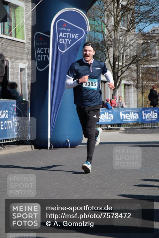 06.04.2025 - 44. Internationalen Wilhelmsburger Insellauf A. Gomolzig http://msf.ph/oto/7578472 06.04.2025 10:28:05 Ziel 3385 meine-sportfotos.de