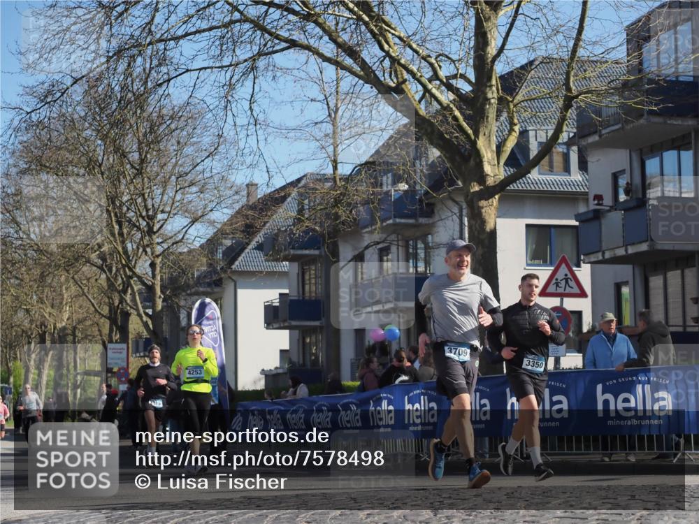 06.04.2025 - 44. Internationalen Wilhelmsburger Insellauf Luisa Fischer http://msf.ph/oto/7578498 06.04.2025 10:39:03 Ziel 515, 4253, 3709, 3350 meine-sportfotos.de