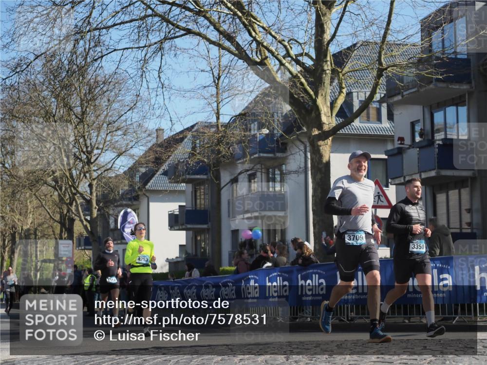 06.04.2025 - 44. Internationalen Wilhelmsburger Insellauf Luisa Fischer http://msf.ph/oto/7578531 06.04.2025 10:39:03 Ziel 4253, 3709, 3350 meine-sportfotos.de