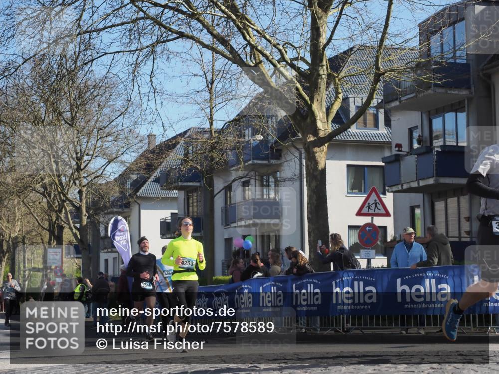 06.04.2025 - 44. Internationalen Wilhelmsburger Insellauf Luisa Fischer http://msf.ph/oto/7578589 06.04.2025 10:39:04 Ziel 15, 4560, 4253 meine-sportfotos.de