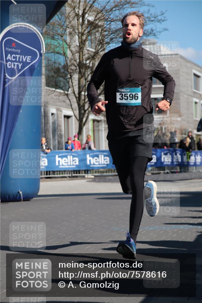 06.04.2025 - 44. Internationalen Wilhelmsburger Insellauf A. Gomolzig http://msf.ph/oto/7578616 06.04.2025 10:27:33 Ziel 3117, 3596, 3651, 4305 meine-sportfotos.de