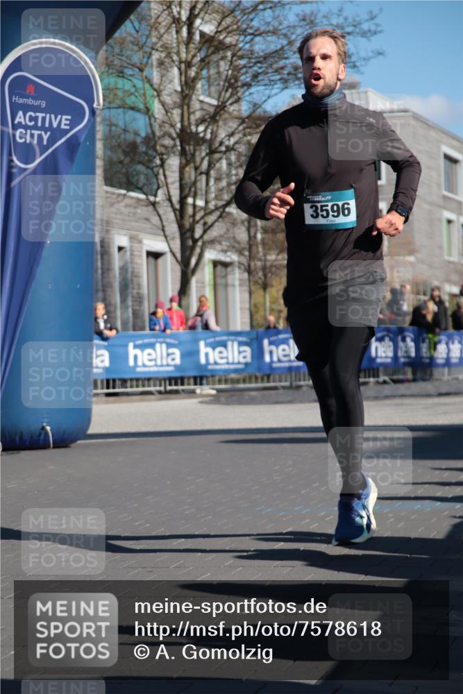 06.04.2025 - 44. Internationalen Wilhelmsburger Insellauf A. Gomolzig http://msf.ph/oto/7578618 06.04.2025 10:27:33 Ziel 3117, 3596, 3651, 4305 meine-sportfotos.de