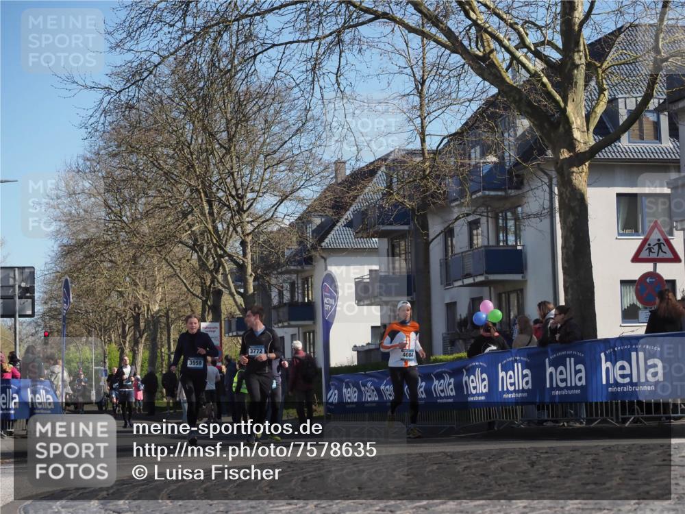 06.04.2025 - 44. Internationalen Wilhelmsburger Insellauf Luisa Fischer http://msf.ph/oto/7578635 06.04.2025 10:43:53 Ziel 3959, 3772, 4084 meine-sportfotos.de